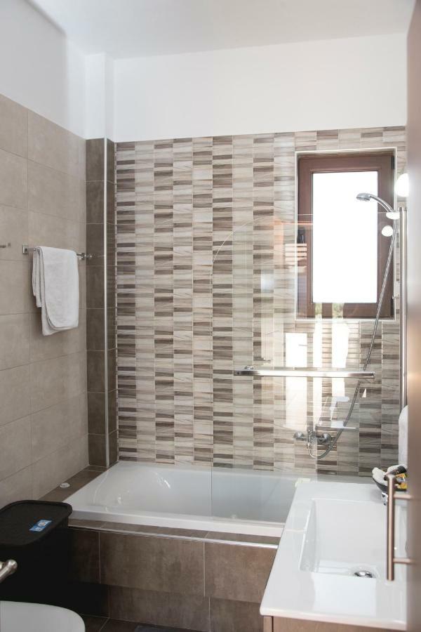 Villa Saint George Maroulas Bagian luar foto